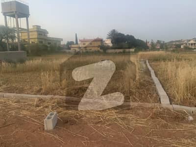 بنی گالہ اسلام آباد میں 12 مرلہ رہائشی پلاٹ 1.5 کروڑ میں برائے فروخت۔