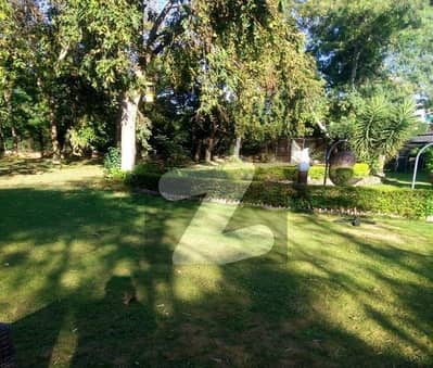 ایف ۔ 7 اسلام آباد میں 8 کمروں کا 4 کنال مکان 12.5 ارب میں برائے فروخت۔