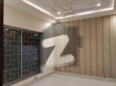 بحریہ ٹاؤن سیکٹر ای بحریہ ٹاؤن,لاہور میں 3 کمروں کا 5 مرلہ مکان 1.75 کروڑ میں برائے فروخت۔