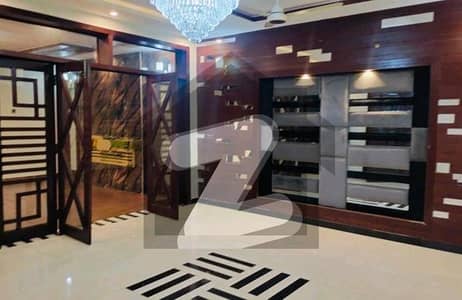 بحریہ ٹاؤن سیکٹر ای بحریہ ٹاؤن,لاہور میں 3 کمروں کا 5 مرلہ مکان 1.8 کروڑ میں برائے فروخت۔