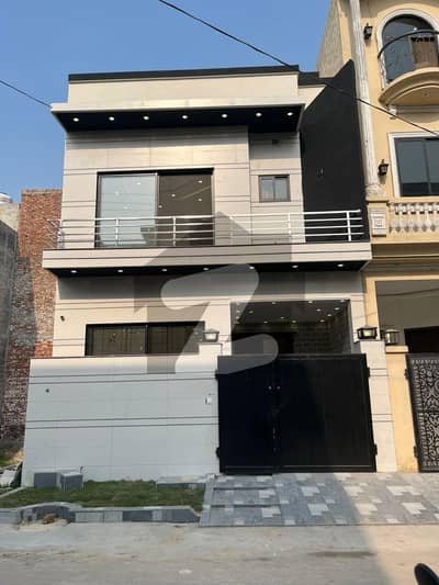 بسم اللہ ہاؤسنگ سکیم جی ٹی روڈ,لاہور میں 3 کمروں کا 3 مرلہ مکان 1.3 کروڑ میں برائے فروخت۔