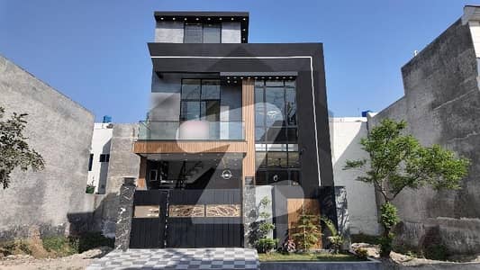 الحفیظ گارڈن - فیز 5 الحفیظ گارڈن,جی ٹی روڈ,لاہور میں 4 کمروں کا 5 مرلہ مکان 3.0 کروڑ میں برائے فروخت۔