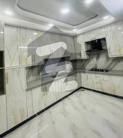 بحریہ ٹاؤن سیکٹر سی بحریہ ٹاؤن,لاہور میں 3 کمروں کا 5 مرلہ مکان 75.0 ہزار میں کرایہ پر دستیاب ہے۔