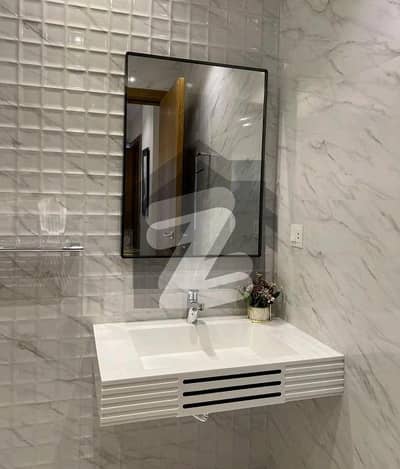 بحریہ ٹاؤن سیکٹر سی بحریہ ٹاؤن,لاہور میں 3 کمروں کا 5 مرلہ مکان 85.0 ہزار میں کرایہ پر دستیاب ہے۔