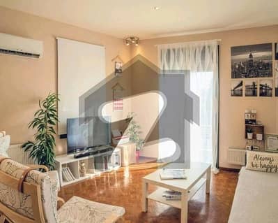 Bahria Town - Sector E Flat For Sale Sized 800 Square Feet