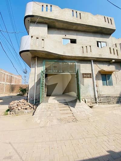 ایم اے جناح روڈ ملتان میں 3 کمروں کا 10 مرلہ بالائی پورشن 38.0 ہزار میں کرایہ پر دستیاب ہے۔