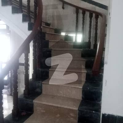 چک شہزاد فارمز چک شہزاد,اسلام آباد میں 8 کمروں کا 4 کنال مکان 4.0 لاکھ میں کرایہ پر دستیاب ہے۔