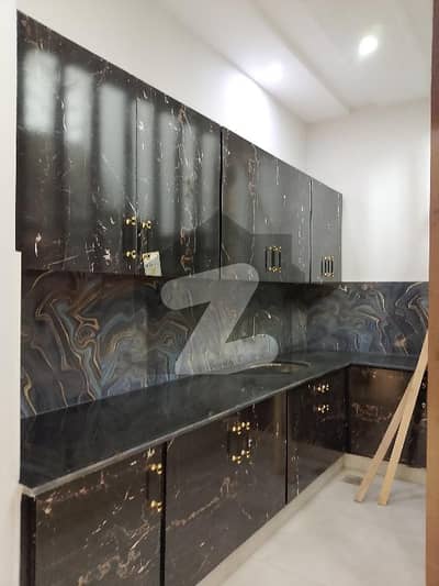 خدا بخش کالونی کینٹ,لاہور میں 3 کمروں کا 4 مرلہ مکان 1.8 کروڑ میں برائے فروخت۔