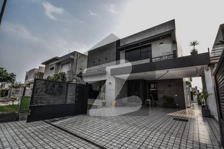 TASK EST OFFER : 10 Marla House Good Location Reasonable Price in Phase 1 DHA