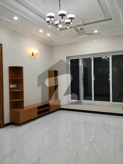 بحریہ انکلیو - سیکٹر جی بحریہ انکلیو,بحریہ ٹاؤن,اسلام آباد میں 2 کمروں کا 8 مرلہ زیریں پورشن 75.0 ہزار میں کرایہ پر دستیاب ہے۔