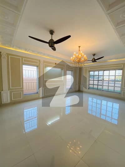 1 Kanal Upper Portion Available For Rent