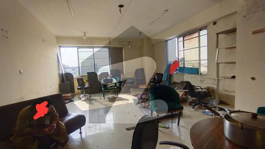 جی ۔ 11 اسلام آباد میں 2 کمروں کا 3 مرلہ دفتر 1.25 لاکھ میں کرایہ پر دستیاب ہے۔