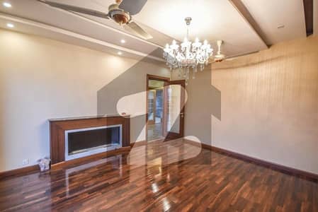 ڈی ایچ اے فیز 3 ڈیفنس (ڈی ایچ اے),لاہور میں 4 کمروں کا 6 مرلہ مکان 3.75 کروڑ میں برائے فروخت۔