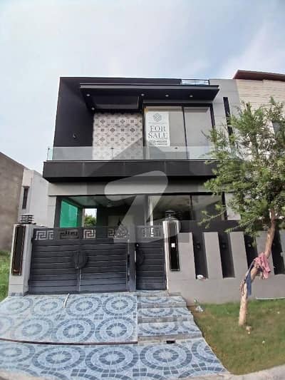 ڈی ایچ اے 9 ٹاؤن ۔ بلاک بی ڈی ایچ اے 9 ٹاؤن,ڈیفنس (ڈی ایچ اے),لاہور میں 3 کمروں کا 5 مرلہ مکان 2.75 کروڑ میں برائے فروخت۔