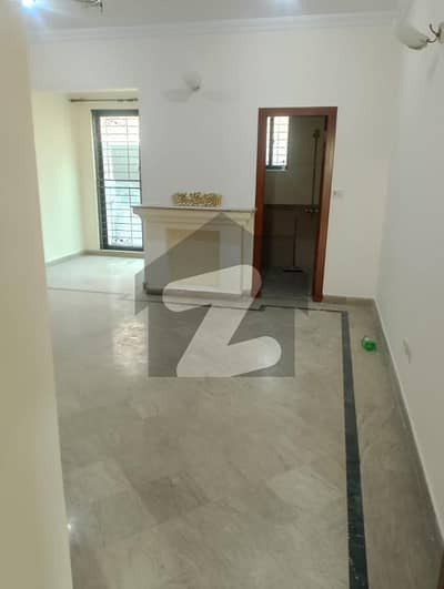 10 Marla Very Beautiful Hosue Available For Rent On Top Location Of Dha Phase 1