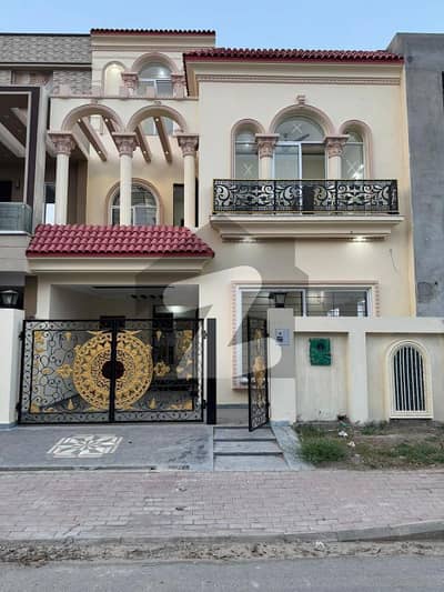 5 Marla Used House For Rent At Prime Location of Bahria Town Lahore
