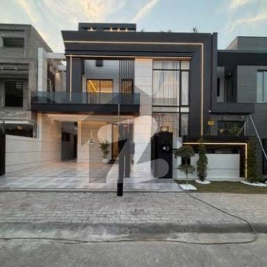 بینکرس ایوینیو کوآپریٹو ہاؤسنگ سوسائٹی لاہور میں 5 کمروں کا 10 مرلہ مکان 3.25 کروڑ میں برائے فروخت۔