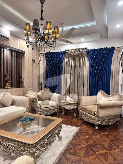 ڈی ایچ اے فیز 5 ڈیفنس (ڈی ایچ اے),لاہور میں 4 کمروں کا 12 مرلہ مکان 6.7 کروڑ میں برائے فروخت۔