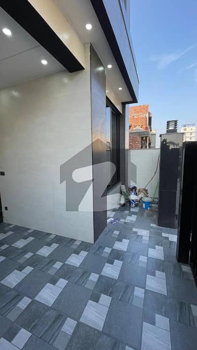 پارک ویو سٹی لاہور میں 4 کمروں کا 5 مرلہ مکان 2.45 کروڑ میں برائے فروخت۔