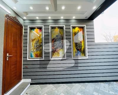 A Spacious On Excellent Location 5 Marla House In Royal Palm City