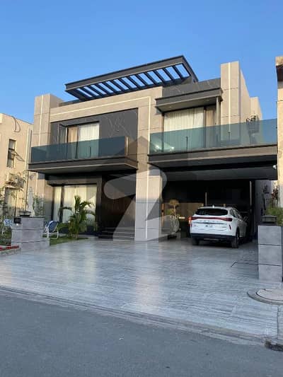 One and only 1 Kanal Grey structure for sale in Phase 3 Raya