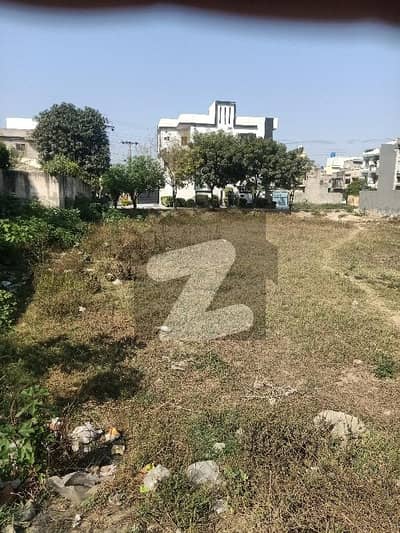 10 Marla Plot Available near Canal Road Jubilee Town