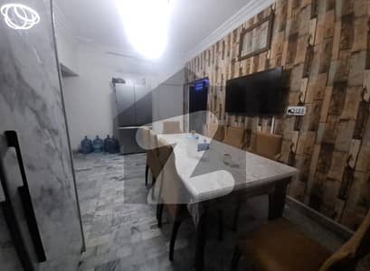 ناظم آباد کراچی میں 3 کمروں کا 6 مرلہ فلیٹ 1.25 کروڑ میں برائے فروخت۔