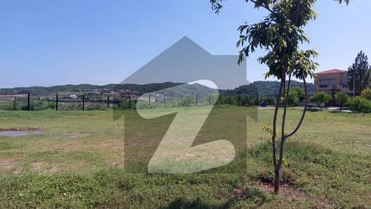 16 Marla Corner Plot For Sale in   Garden City