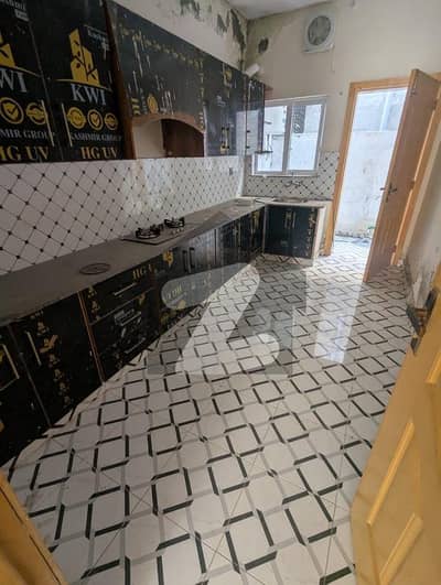 جوہر ٹاؤن فیز 2 - بلاک کے جوہر ٹاؤن فیز 2,جوہر ٹاؤن,لاہور میں 5 کمروں کا 5 مرلہ مکان 1.35 لاکھ میں کرایہ پر دستیاب ہے۔