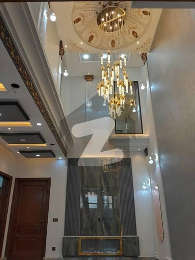 DOUBLE HEIGHTED 10 MARLA HOUSE WITH BEAUTIFUL STRUCTURE AVAILABLE FOR SALE IN LDA AVENUE LAHORE