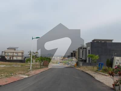 11 MARLA SOLID LAND PLOT FOR SALE