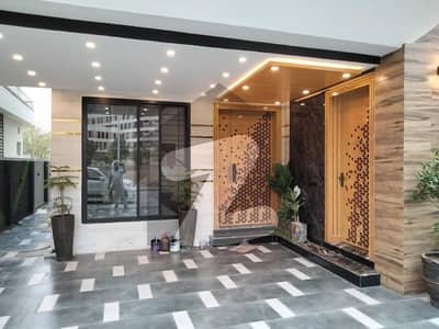 بحریہ ٹاؤن فیز 8 ۔ بلاک ایچ بحریہ ٹاؤن فیز 8,بحریہ ٹاؤن راولپنڈی,راولپنڈی میں 5 کمروں کا 10 مرلہ مکان 4.95 کروڑ میں برائے فروخت۔