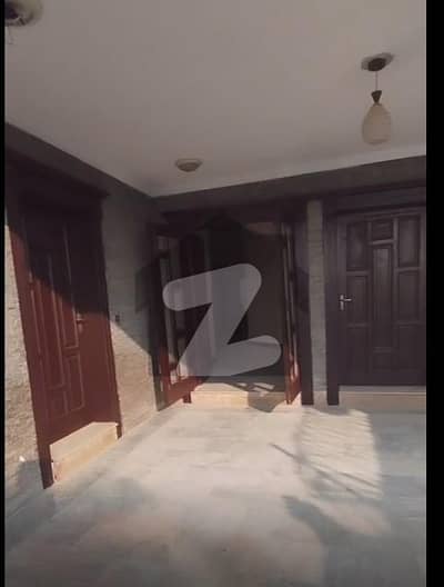 بحریہ ٹاؤن فیز 7 بحریہ ٹاؤن راولپنڈی,راولپنڈی میں 5 کمروں کا 10 مرلہ مکان 1.2 لاکھ میں کرایہ پر دستیاب ہے۔