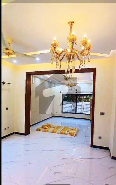 10 Marla Double Unit Newly Constructed House for Sale.