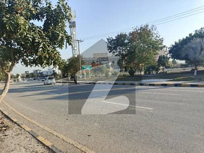 ایم پی سی ایچ ایس ۔ بلاک ایف ایم پی سی ایچ ایس ۔ ملٹی گارڈنز,بی ۔ 17,اسلام آباد میں 11 مرلہ رہائشی پلاٹ 1.48 کروڑ میں برائے فروخت۔