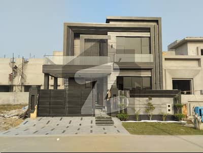 ڈی ایچ اے 9 ٹاؤن ڈیفنس (ڈی ایچ اے),لاہور میں 3 کمروں کا 5 مرلہ مکان 2.22 کروڑ میں برائے فروخت۔