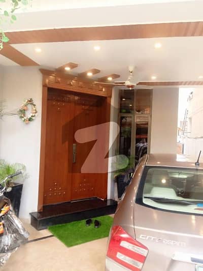 ڈی ایچ اے فیز 1 ڈیفنس (ڈی ایچ اے),لاہور میں 4 کمروں کا 10 مرلہ مکان 4.15 کروڑ میں برائے فروخت۔