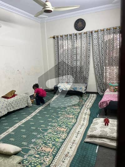 گلشنِ اقبال - بلاک 13 سی گلشنِ اقبال,گلشنِ اقبال ٹاؤن,کراچی میں 2 کمروں کا 4 مرلہ فلیٹ 1.1 کروڑ میں برائے فروخت۔