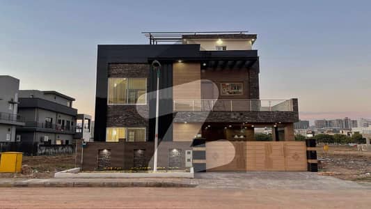 بحریہ ٹاؤن فیز 8 ۔ بلاک سی بحریہ ٹاؤن فیز 8,بحریہ ٹاؤن راولپنڈی,راولپنڈی میں 5 کمروں کا 10 مرلہ مکان 4.9 کروڑ میں برائے فروخت۔