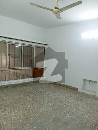 G9/4 Upper Portion Available For Rent 3 Bed 3 Bath DD Tv Lounge Kitchen Marble Flooring