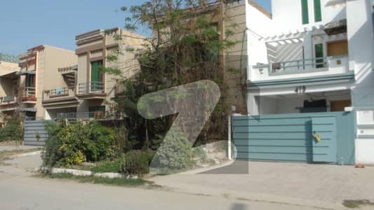 8 Marla Lower Portion In Mpchs B-17 Islamabad For Rent