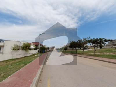 بحریہ ٹاؤن فیز 8 ۔ بلاک اے بحریہ ٹاؤن فیز 8,بحریہ ٹاؤن راولپنڈی,راولپنڈی میں 1 کنال رہائشی پلاٹ 2.25 کروڑ میں برائے فروخت۔