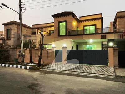 For Sale | Stylish 4-Bed 12 Marla House | Prime Location | Askari 11