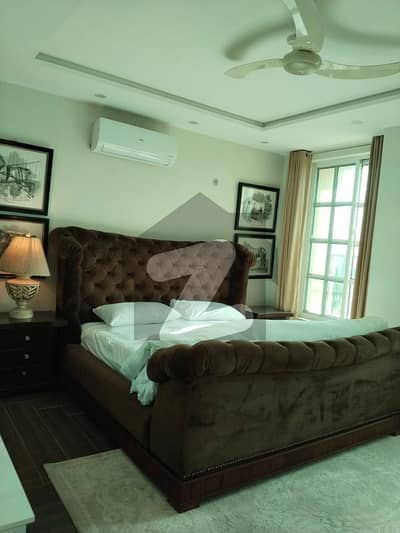 1800 Square Feet 3 Bedrooms Apartment For Rent In DHA Phase 8 Ex Air Avenue - Facing Park