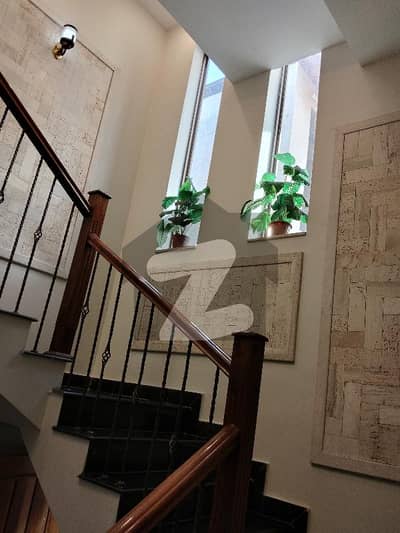 پارک ویو سٹی لاہور میں 2 کمروں کا 1 کنال بالائی پورشن 1.25 لاکھ میں کرایہ پر دستیاب ہے۔