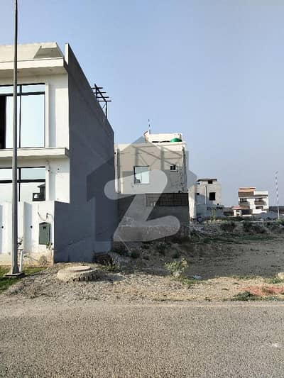 5 Marla Plot For Sale Near To Park Near To Commercial Best Opportunity Ideal Location