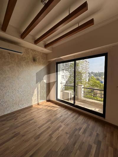 دی سپرنگ آپارٹمنٹس ہومز مین کینال بینک روڈ,لاہور میں 1 کمرے کا 3 مرلہ فلیٹ 45.0 ہزار میں کرایہ پر دستیاب ہے۔