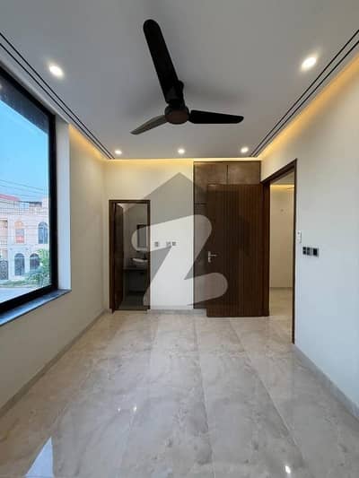 3.5 Marla Brand New Luxury Modern Style With Direct Meeting Available For Sale in Johar Town