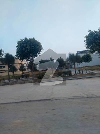 10 Marla Plot For Sale in Top city-1 Islamabad