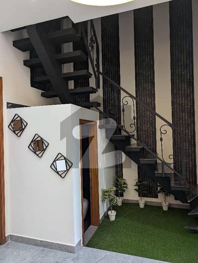 لیک سٹی رائیونڈ روڈ,لاہور میں 4 کمروں کا 5 مرلہ مکان 3.1 کروڑ میں برائے فروخت۔